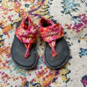 SANUK Kids Girls Lil Yoga Sling 2 Floral Print Sandals size: Kids 7/8